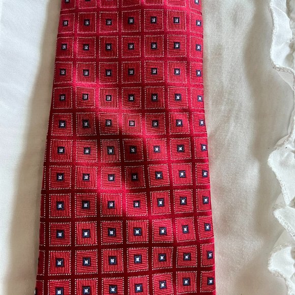 US Polo Association Red Geometric Silk Tie - Picture 2 of 4